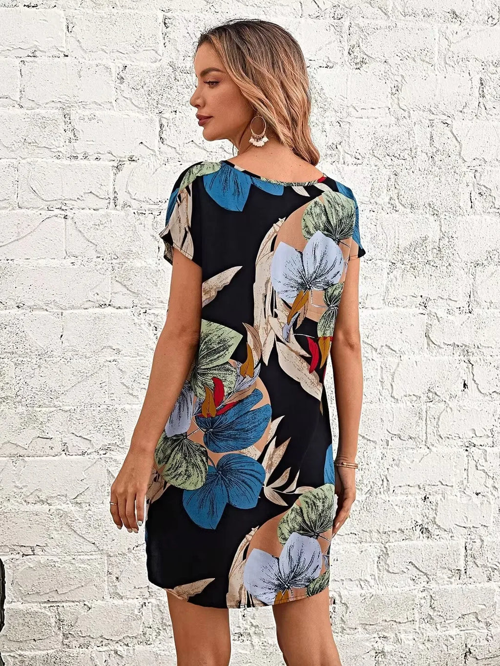 Summer Tropical Print V-Neck Batwing Sleeve Dress, Women's Casual Holiday, Fitted Woven Fabric, Age 18-24, Popular Summer Style