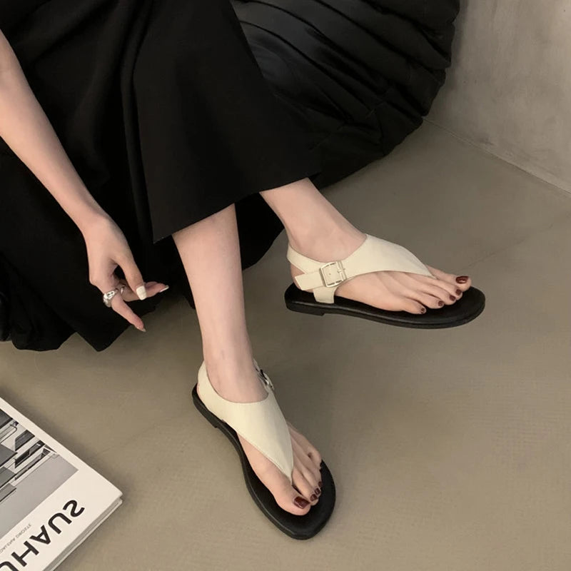 Concise Clip Toe Buckle Strap Sandals Woman Summer Elegant Pu Leather Flat Gladiator Shoes Ladies Casual Brand Design Flip Flops