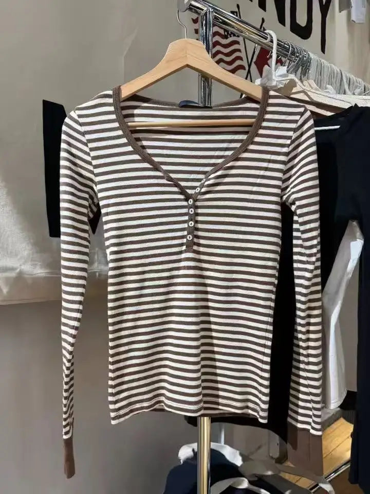 Vintage Striped Slim Long Sleeve T-shirts Autumn Casual Round Neck Streetwear Cotton Tees Women Classic Harajuku Button Tops Y2k