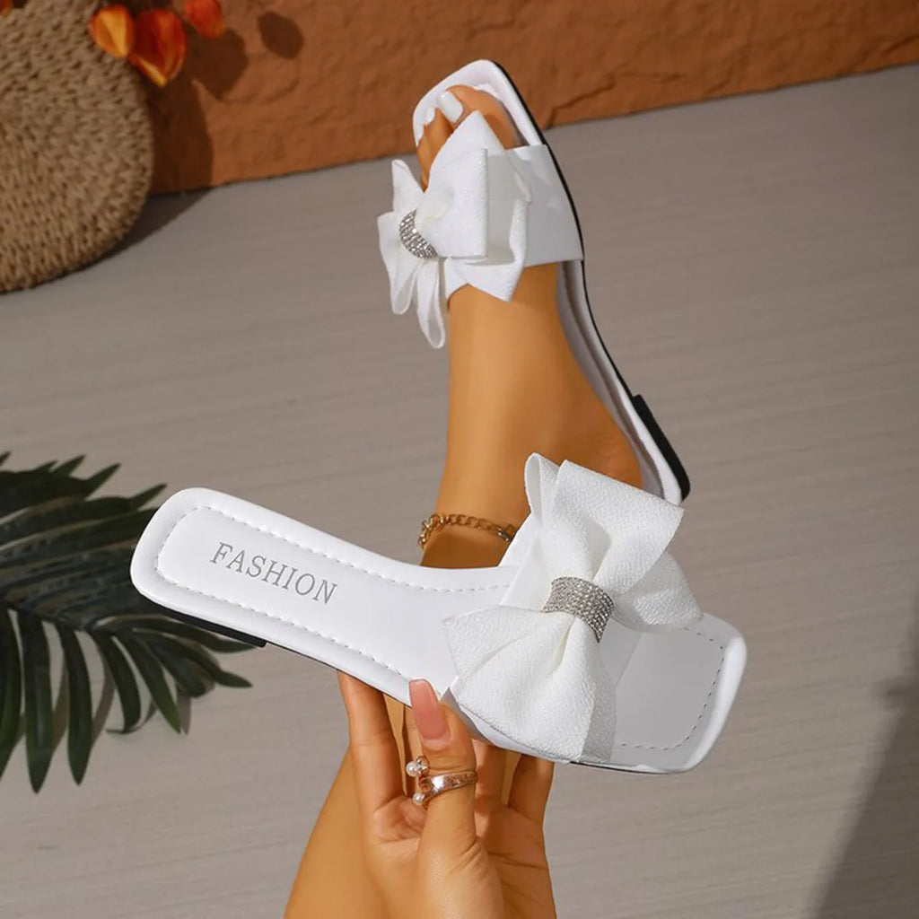 2026 New Summer Women's Bow Design Fashionable and Comfortable Casual Slippers Outdoor Non-slip and Wear-resistant Flat Sandals