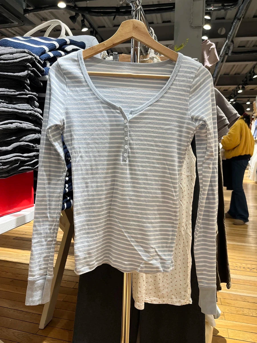 Vintage Striped Slim Long Sleeve T-shirts Autumn Casual Round Neck Streetwear Cotton Tees Women Classic Harajuku Button Tops Y2k
