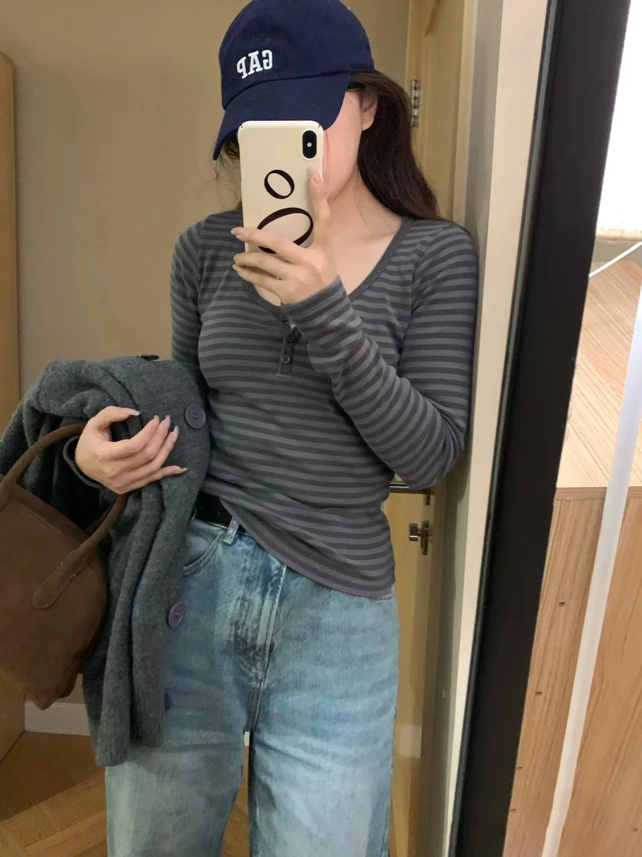 Vintage Striped Slim Long Sleeve T-shirts Autumn Casual Round Neck Streetwear Cotton Tees Women Classic Harajuku Button Tops Y2k