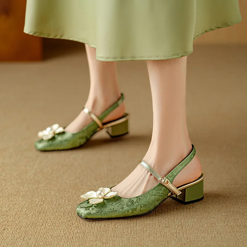 Retro Square Head Flower Buckle Strap New Women's Sandals 2025 Summer Baotou Slingback Med Heels Office & Career Shoes
