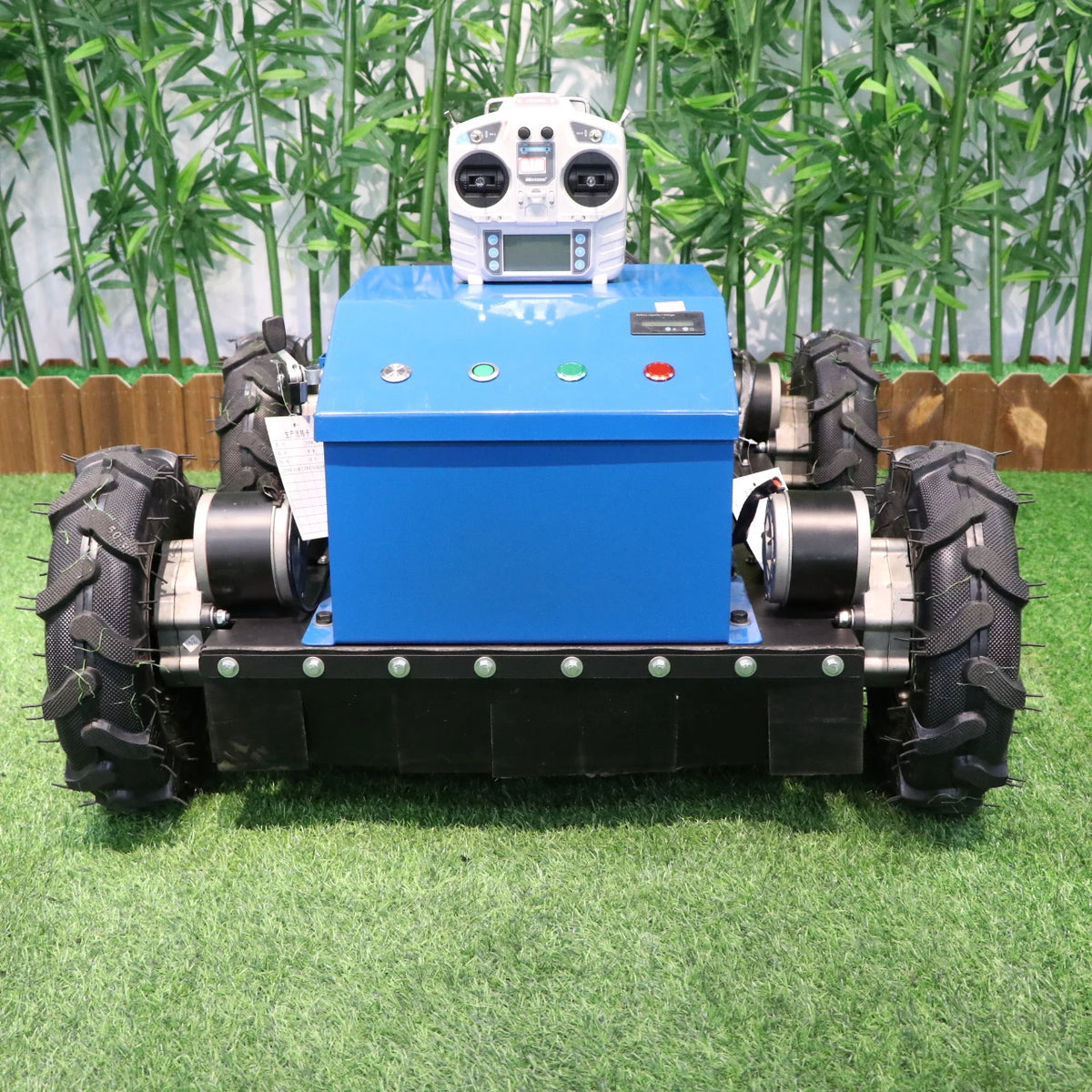 REMOTE LAWN MOWER - 7HP, 550 mm Cut - Controlled Grounds