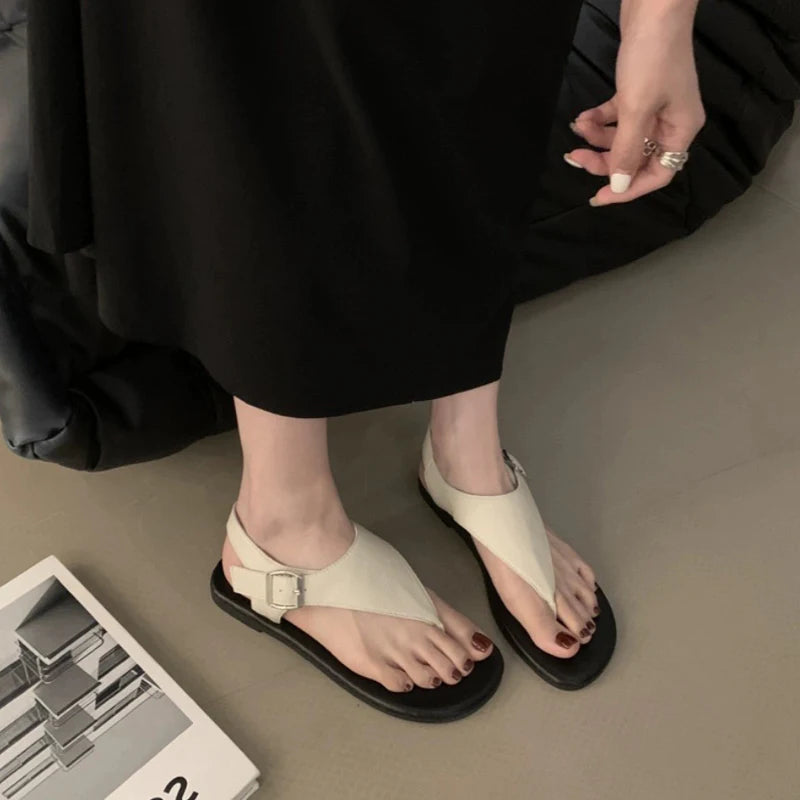 Concise Clip Toe Buckle Strap Sandals Woman Summer Elegant Pu Leather Flat Gladiator Shoes Ladies Casual Brand Design Flip Flops