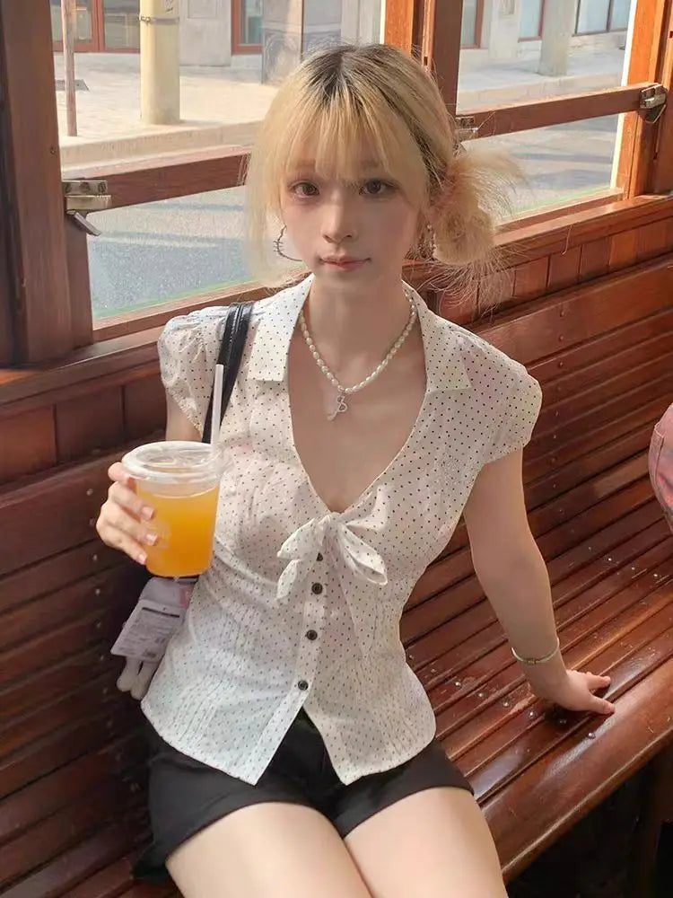 Nowa letnia koszula damska w kropki w stylu vintage, modna, dla „hot dziewczyny”, cienka, obcisła bluzka z kokardą, z krótkim rękawem, w stylu Hepburn, szykowna, Y2K