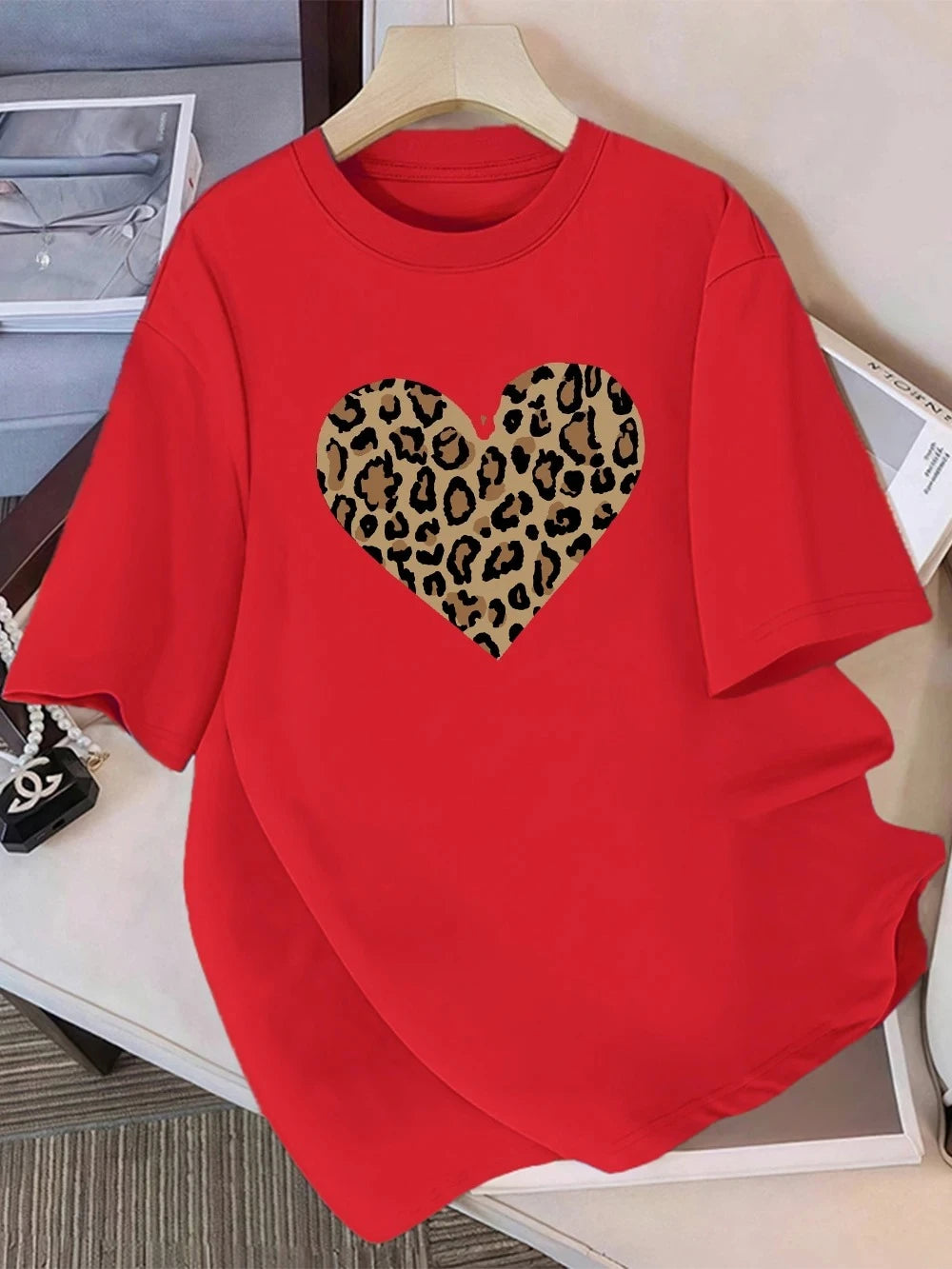 Summer T-Shirts Women Simple Leopard Print Heart Printing T Shirt O-Neck Comfortable Top Street Womans Clothes Aesthetic Clothes