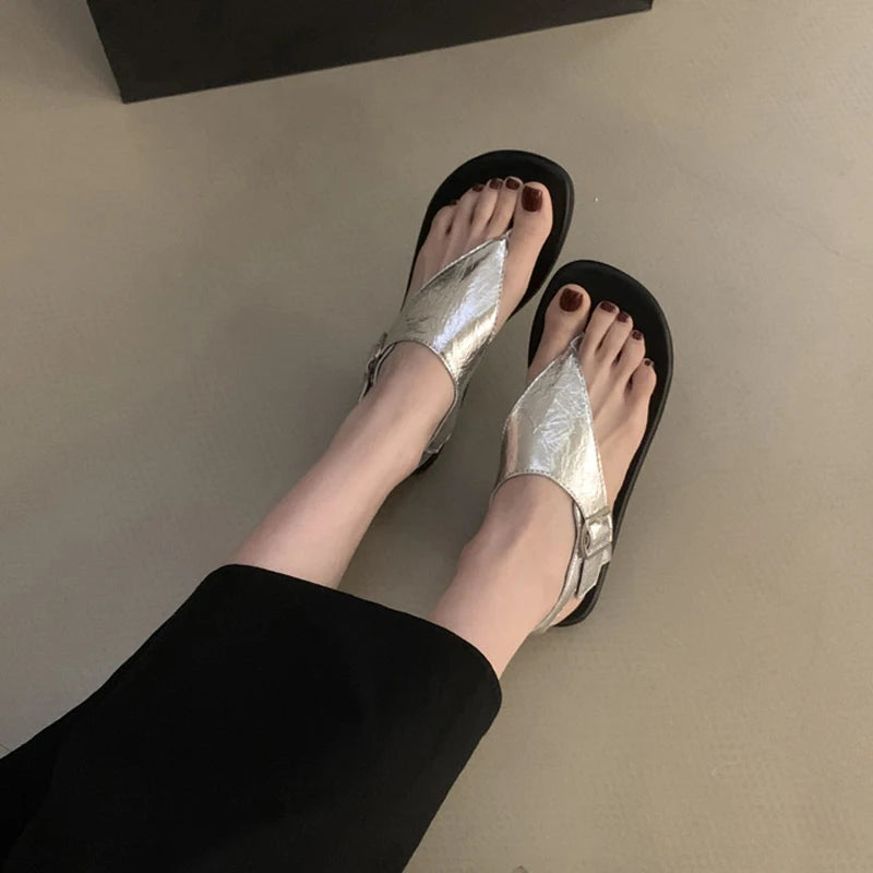 Concise Clip Toe Buckle Strap Sandals Woman Summer Elegant Pu Leather Flat Gladiator Shoes Ladies Casual Brand Design Flip Flops