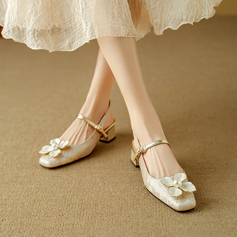 Retro Square Head Flower Buckle Strap New Women's Sandals 2025 Summer Baotou Slingback Med Heels Office & Career Shoes