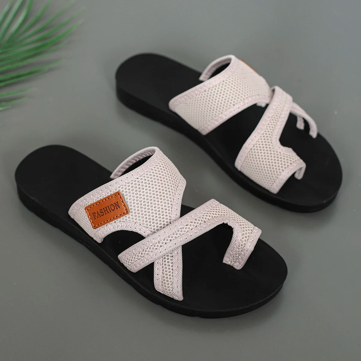 Women's Casual Sporty Sandals Breathable Comfortable Skin-Friendly Flat Bottom Slip-On Slippers