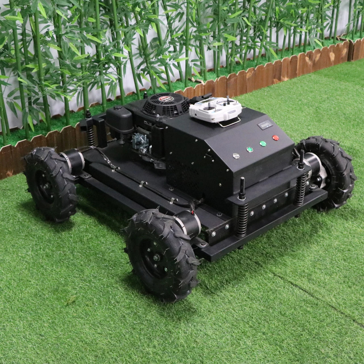 REMOTE LAWN MOWER - 7HP, 550 mm Cut - Controlled Grounds