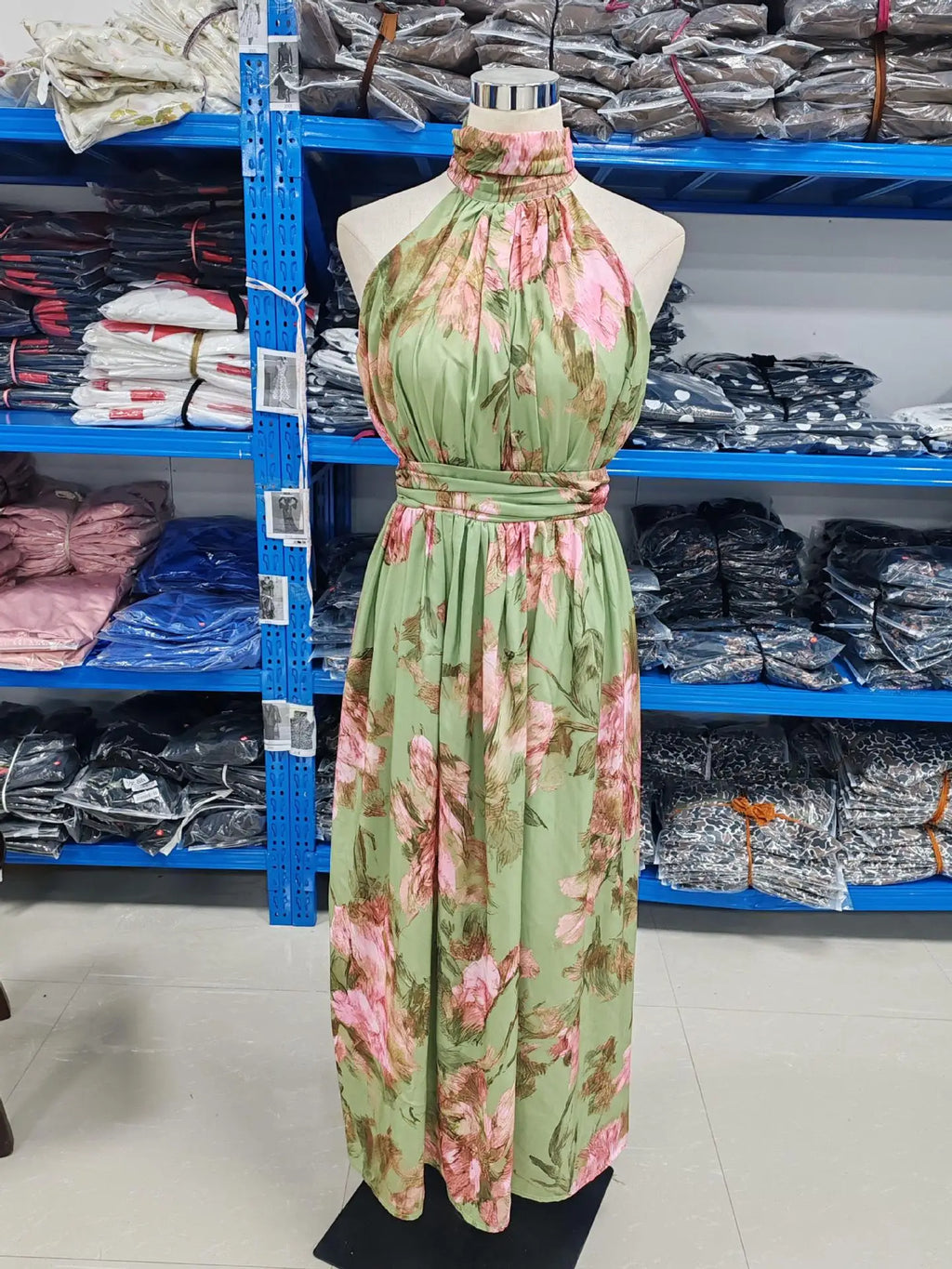 Women's Green Floral Print Halter Maxi Dress Sleeveless High Neck Ruched Waist Chiffon Flowy Evening Party Dress