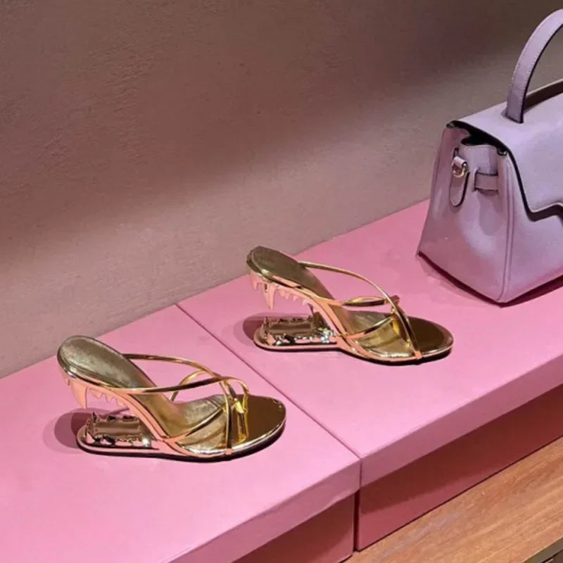 2026 Summer New Metal Tiger Teeth Single Shoes, High Heels, Fashion Show, Women's Wear, Size 44 Women's Sandals