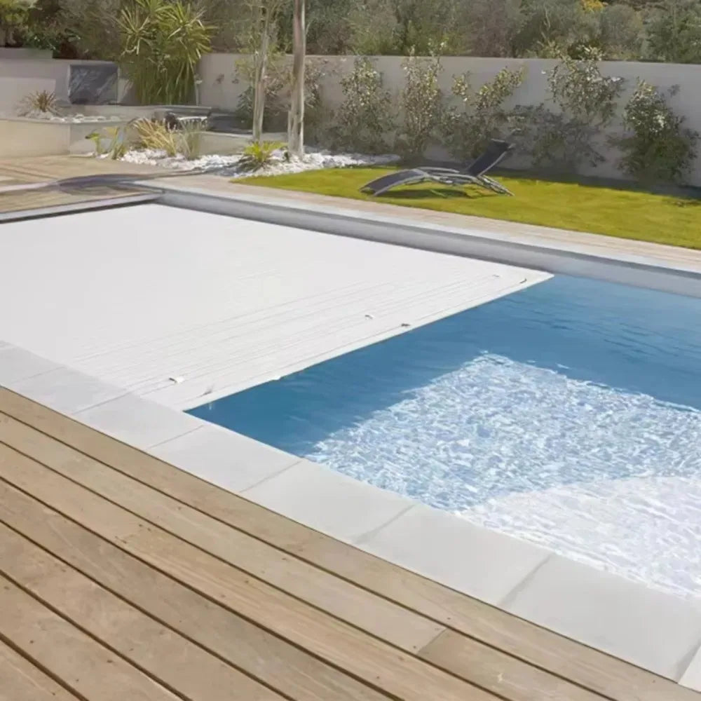AUTOMATIC POOL COVER - Polycarbonate Slats, 24V Motor - Retractable Safety Shield
