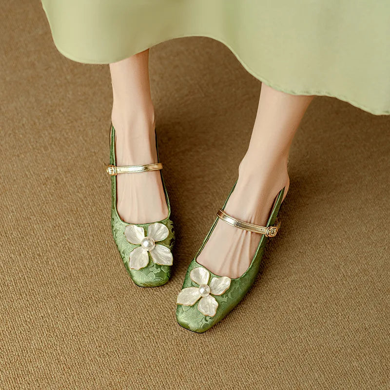 Retro Square Head Flower Buckle Strap New Women's Sandals 2025 Summer Baotou Slingback Med Heels Office & Career Shoes