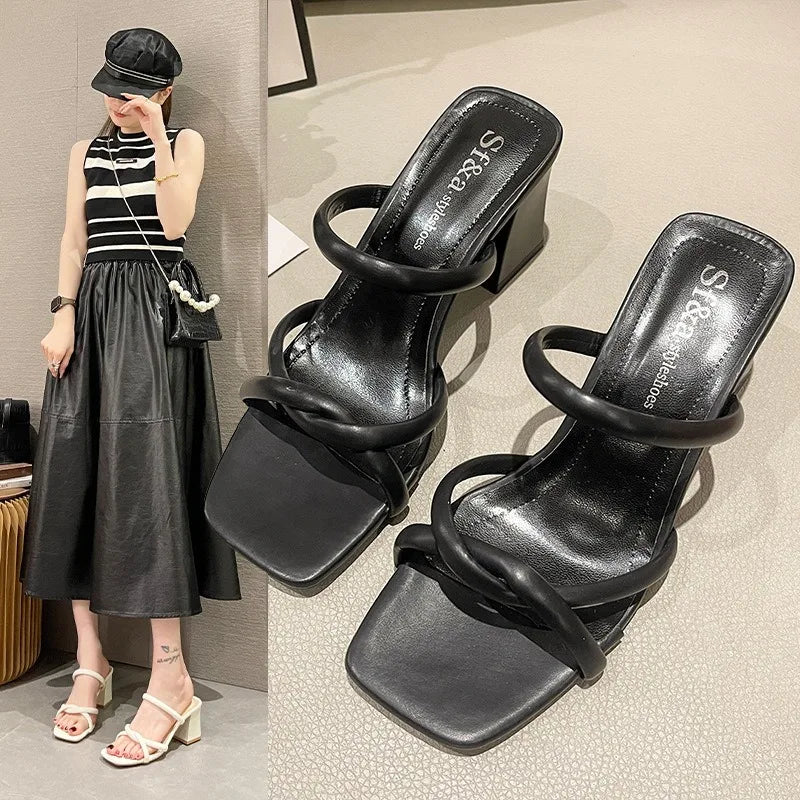 New Summer Fashion Bare-Toed Square-Head Mid-Heel Shoes Pleated Chunky Sandals with A-Line Single Shoe Women