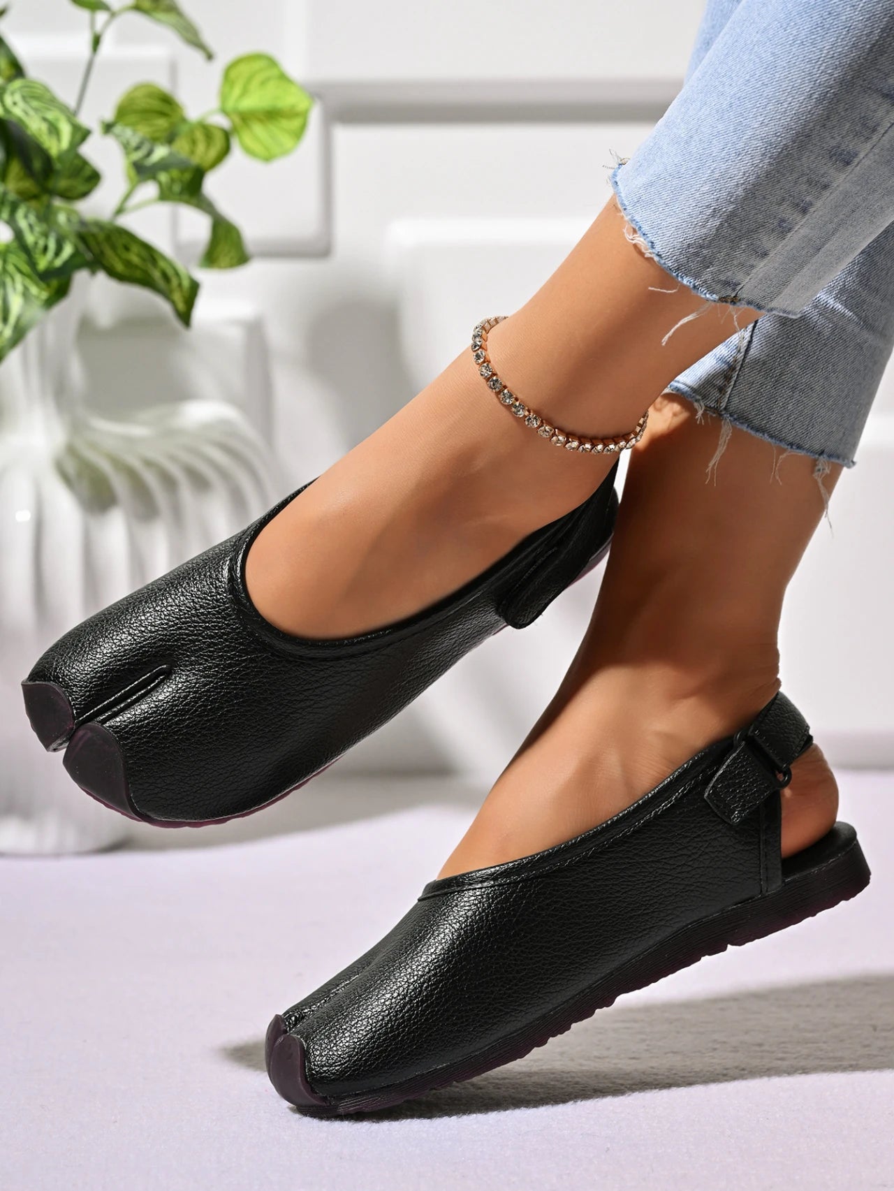 New Summer Soft Leather Split Toe Women Sandals Casual Comfortable Soft-soled Pig's Hoof Shoes Slingbacks Tabi Ballet Shoe