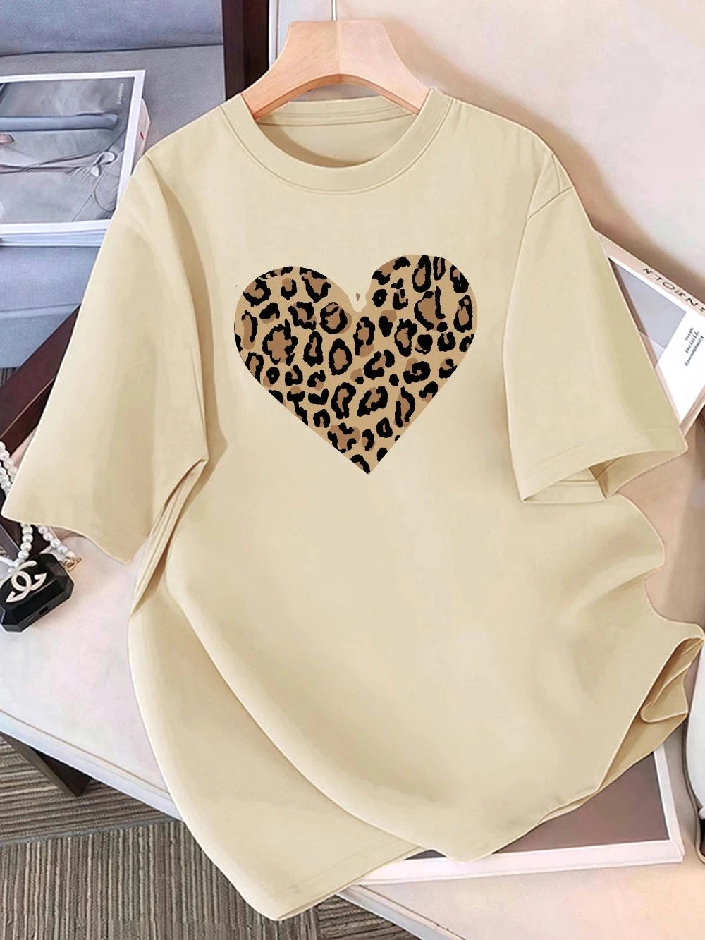 Summer T-Shirts Women Simple Leopard Print Heart Printing T Shirt O-Neck Comfortable Top Street Womans Clothes Aesthetic Clothes