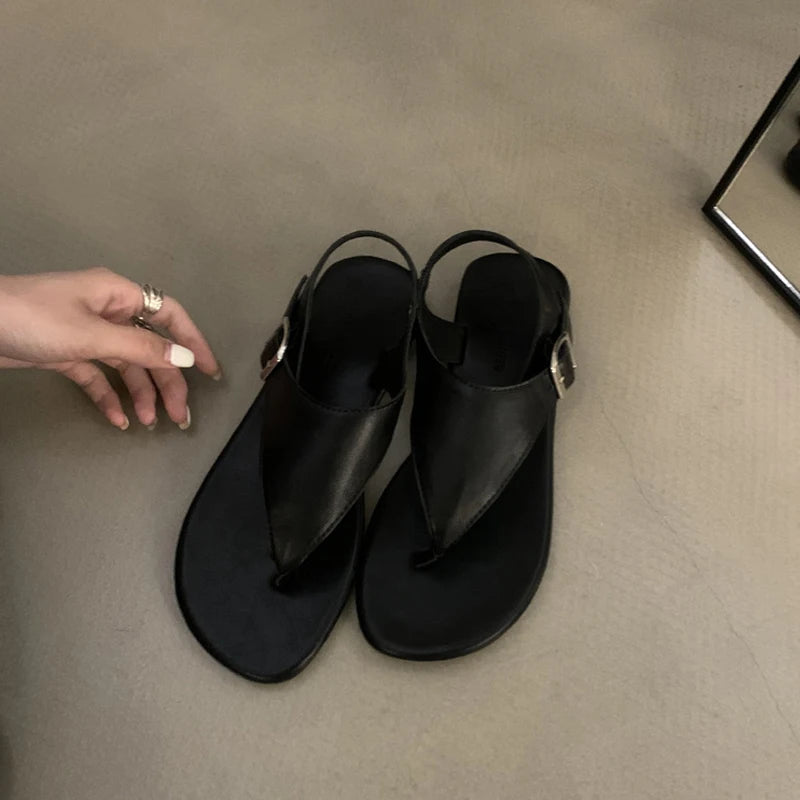 Concise Clip Toe Buckle Strap Sandals Woman Summer Elegant Pu Leather Flat Gladiator Shoes Ladies Casual Brand Design Flip Flops