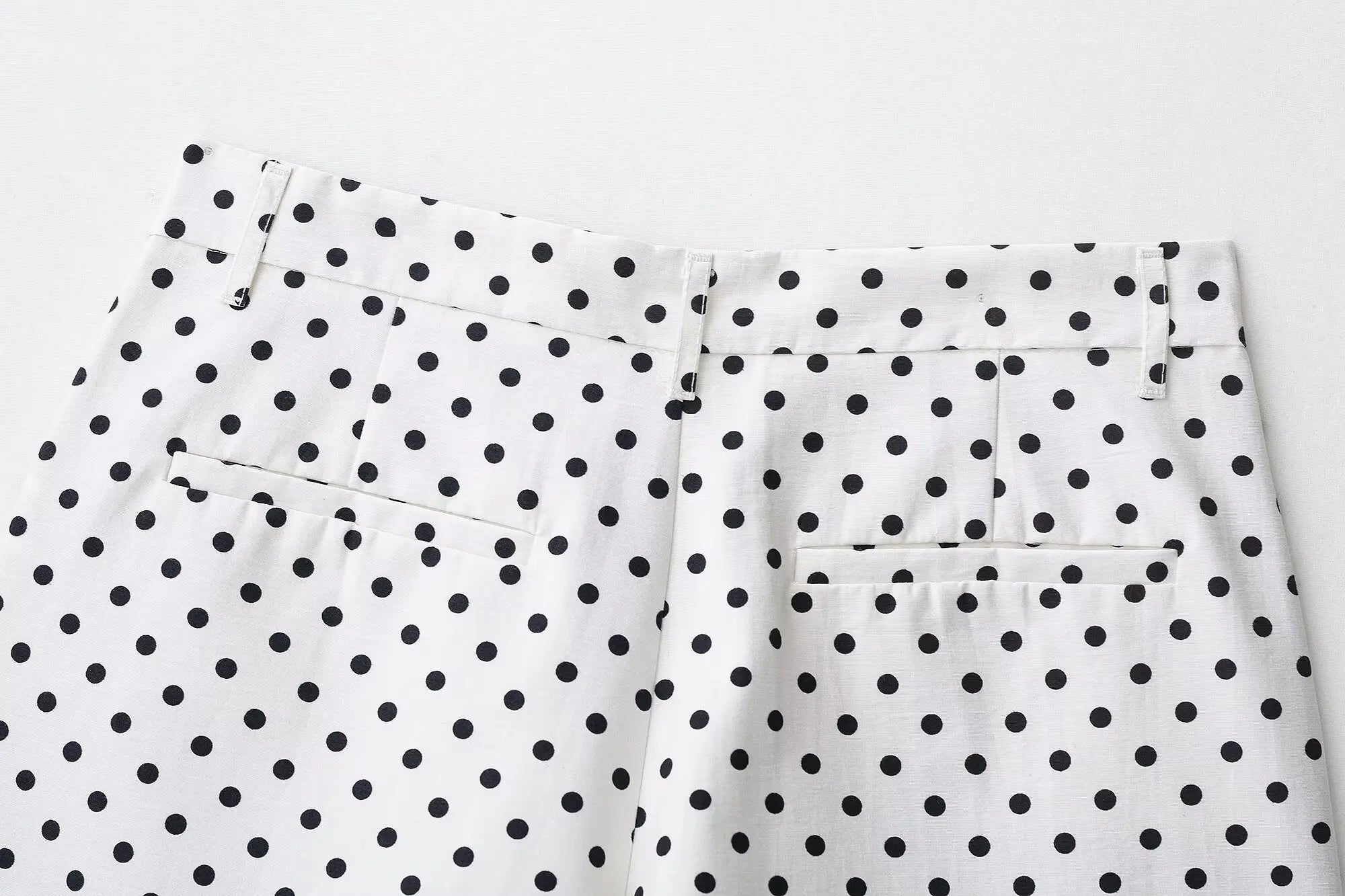 HH Woman Autumn Long Sleeves Turtleneck Zipper With Pockets Drawstring Casual Coats Women Fashion Polka Dot Printed Jacket