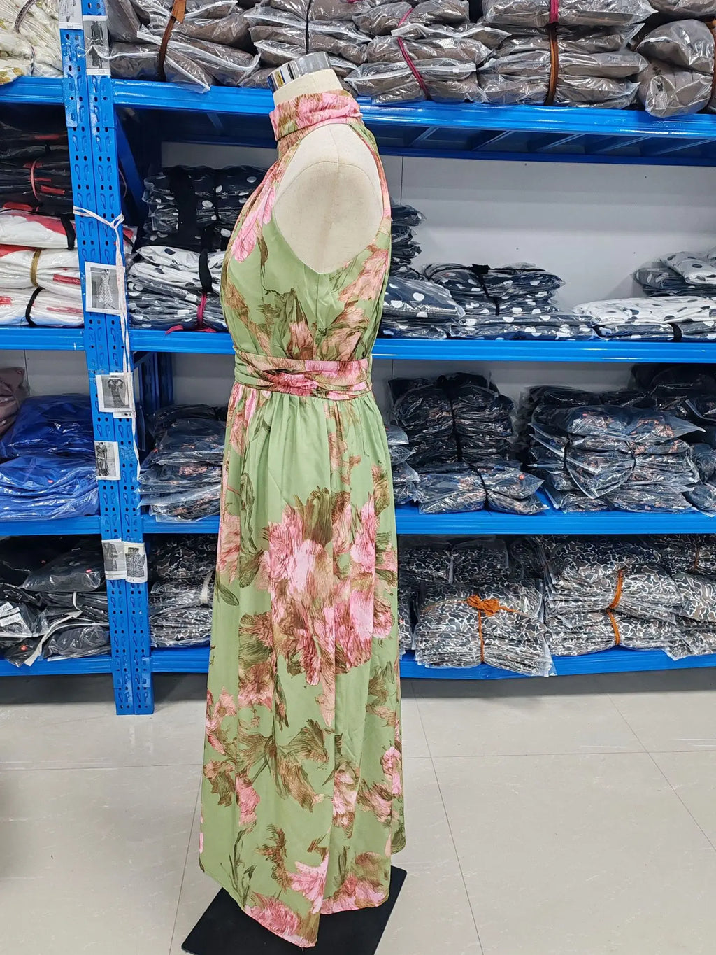 Women's Green Floral Print Halter Maxi Dress Sleeveless High Neck Ruched Waist Chiffon Flowy Evening Party Dress