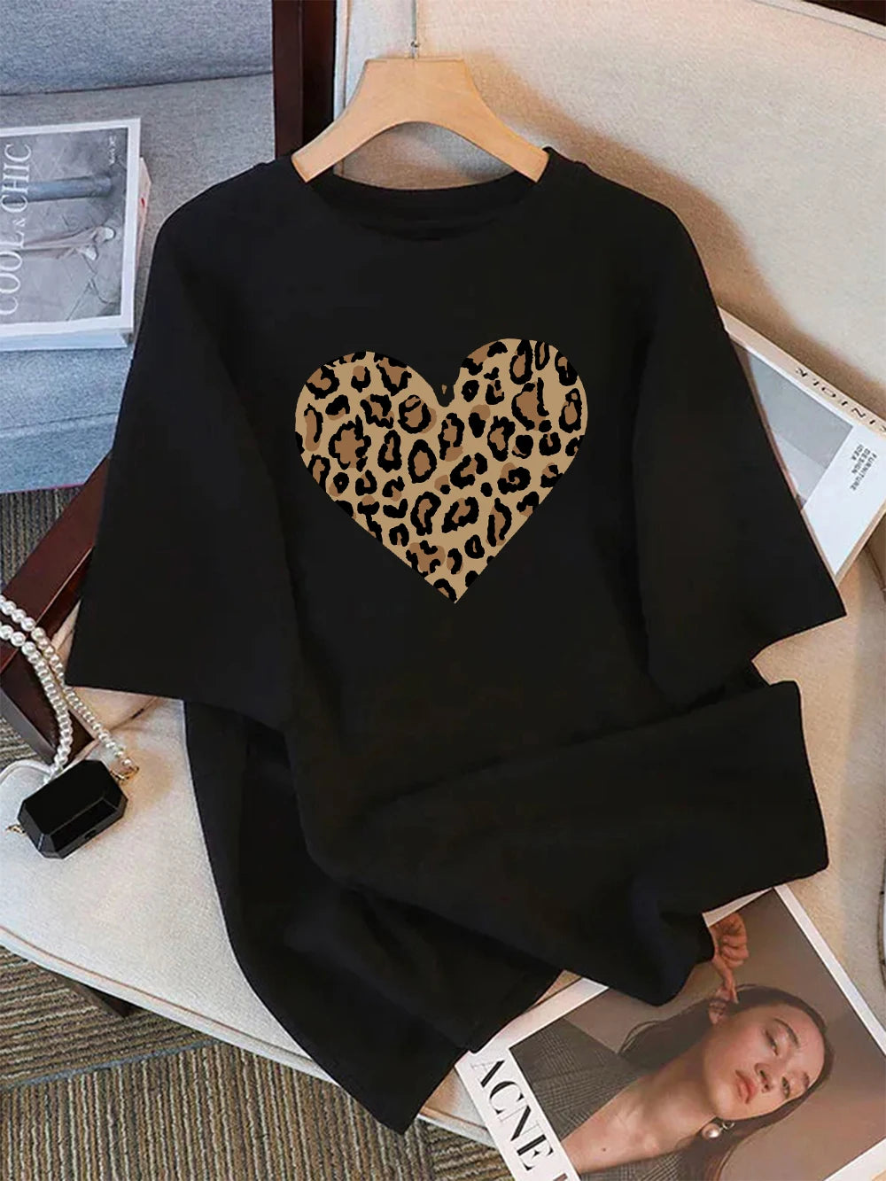 Summer T-Shirts Women Simple Leopard Print Heart Printing T Shirt O-Neck Comfortable Top Street Womans Clothes Aesthetic Clothes