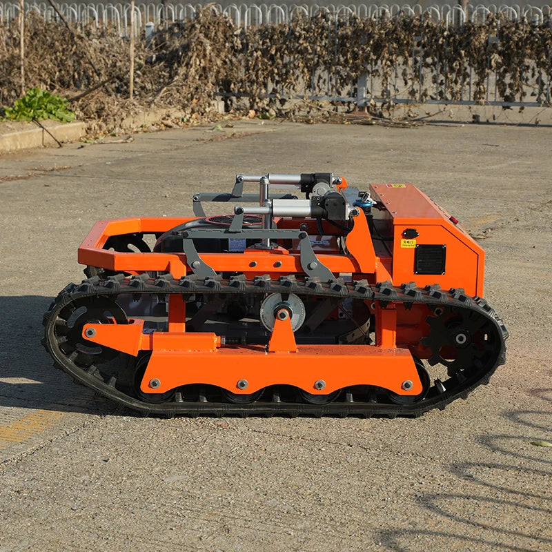 ZERO-TURN LAWN MOWER - Remote Control, Self-Propelled - Professional Grounds