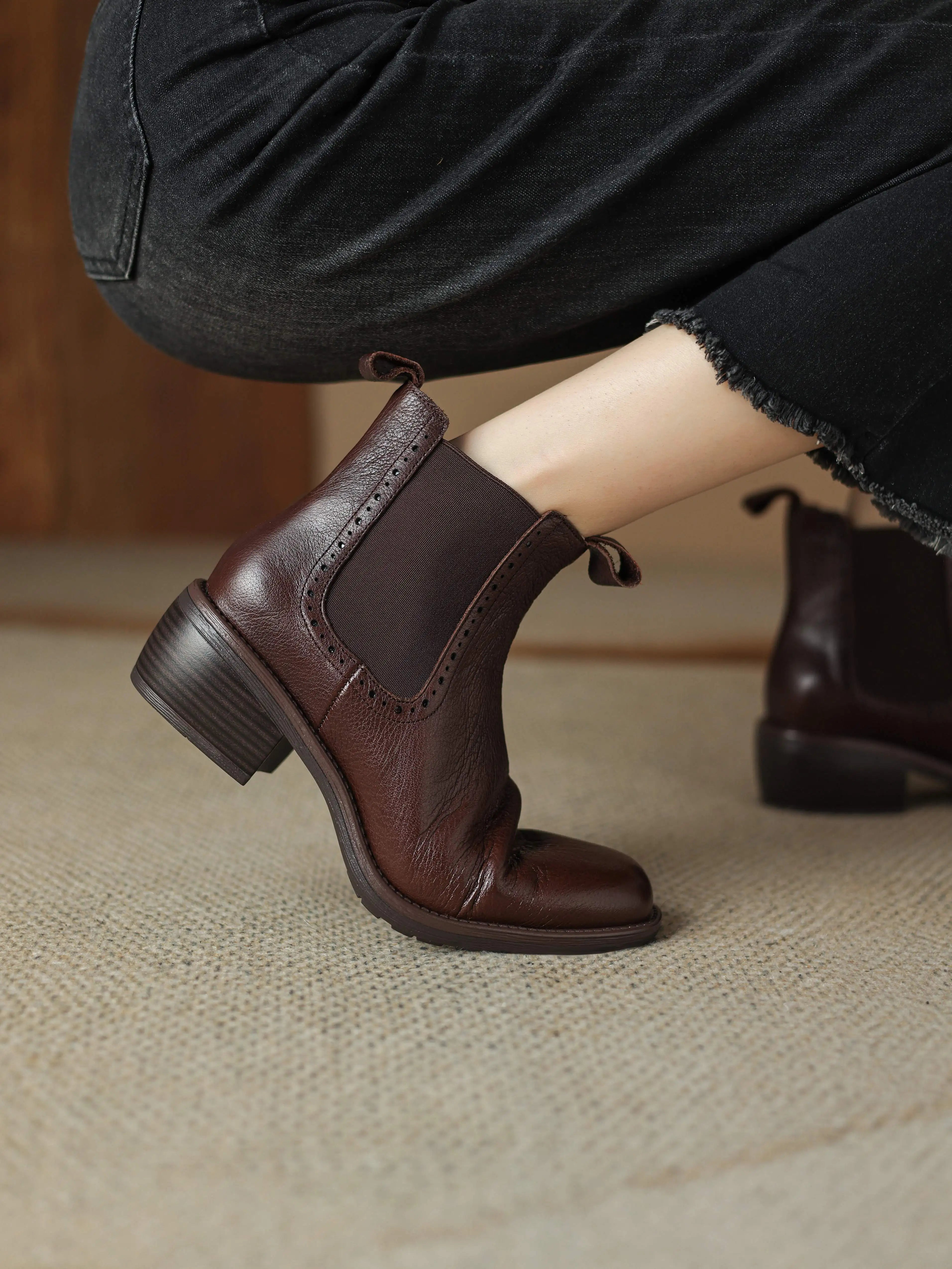 Cow Leather Chelsea Ankle Boots – Plush Lined Retro