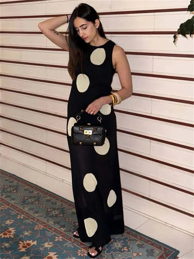 Women's Oversized Polka Dot Sleeveless Knit Maxi Dress – Editorial Style
