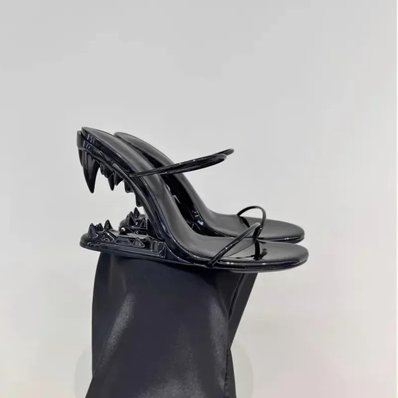 2026 Summer New Metal Tiger Teeth Single Shoes, High Heels, Fashion Show, Women's Wear, Size 44 Women's Sandals