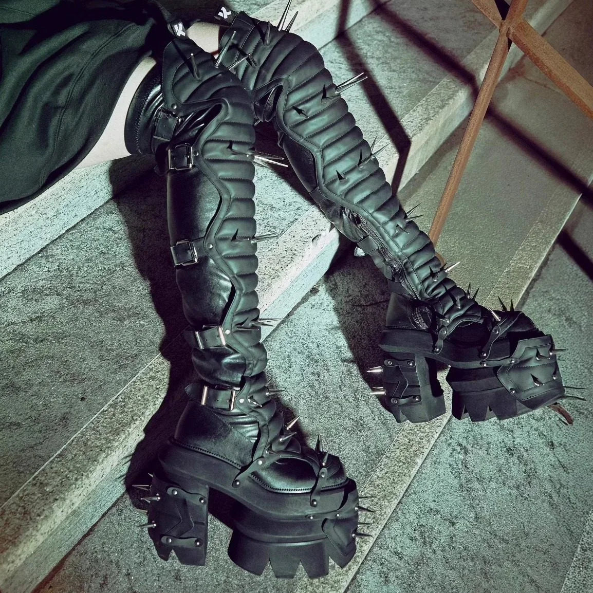 Punk Rivet Motorcycle Boots – Over-Knee Belt Buckle