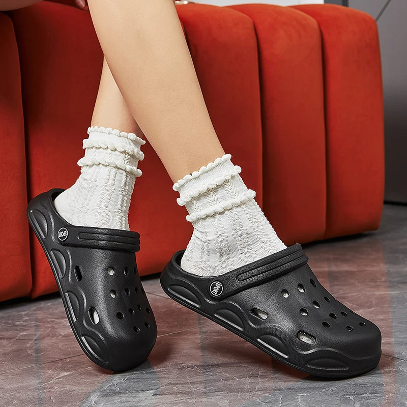 Summer Comfortable Clogs Slippers for Women Lightweight Anti Slip Beach Sandals Woman Fashion White EVA Waterproof Garden Shoes