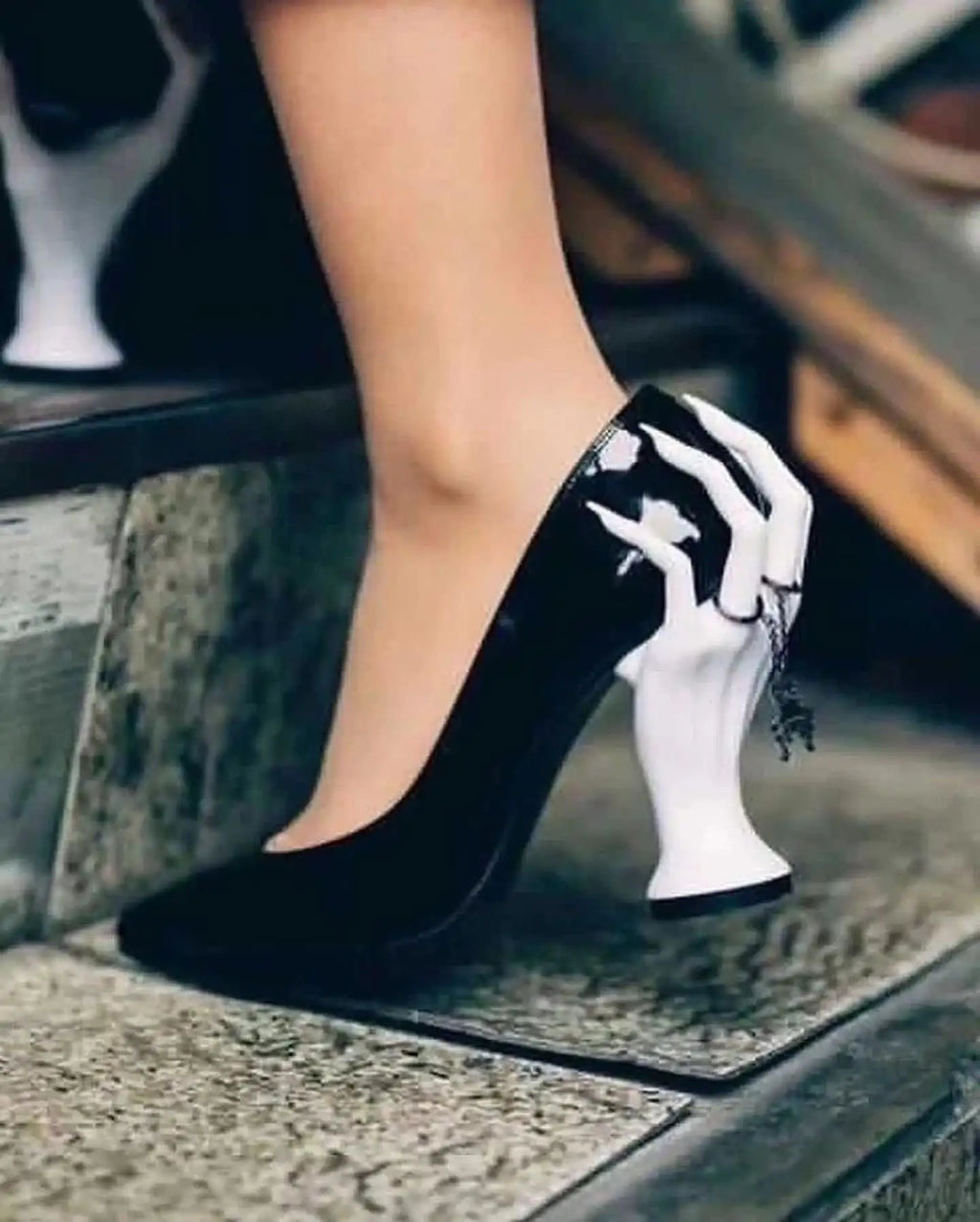 Patent Leather Pumps – Pointed Toe Sculptural Heel Slip-On