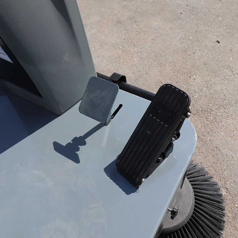 Yugong Ride-On Floor Sweeper - 1200 mm - Electric