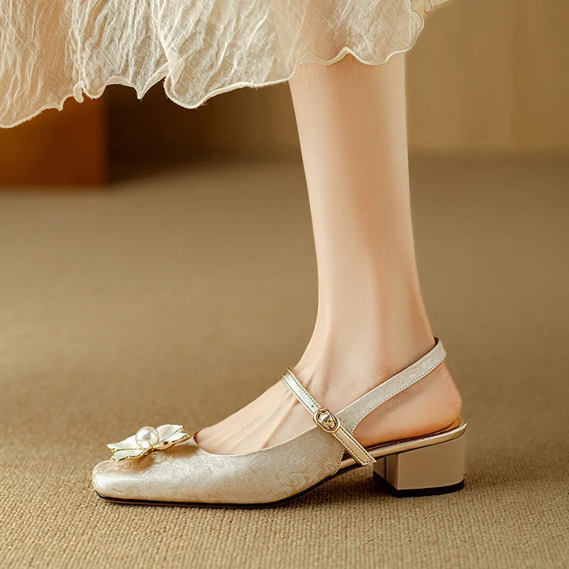 Retro Square Head Flower Buckle Strap New Women's Sandals 2025 Summer Baotou Slingback Med Heels Office & Career Shoes