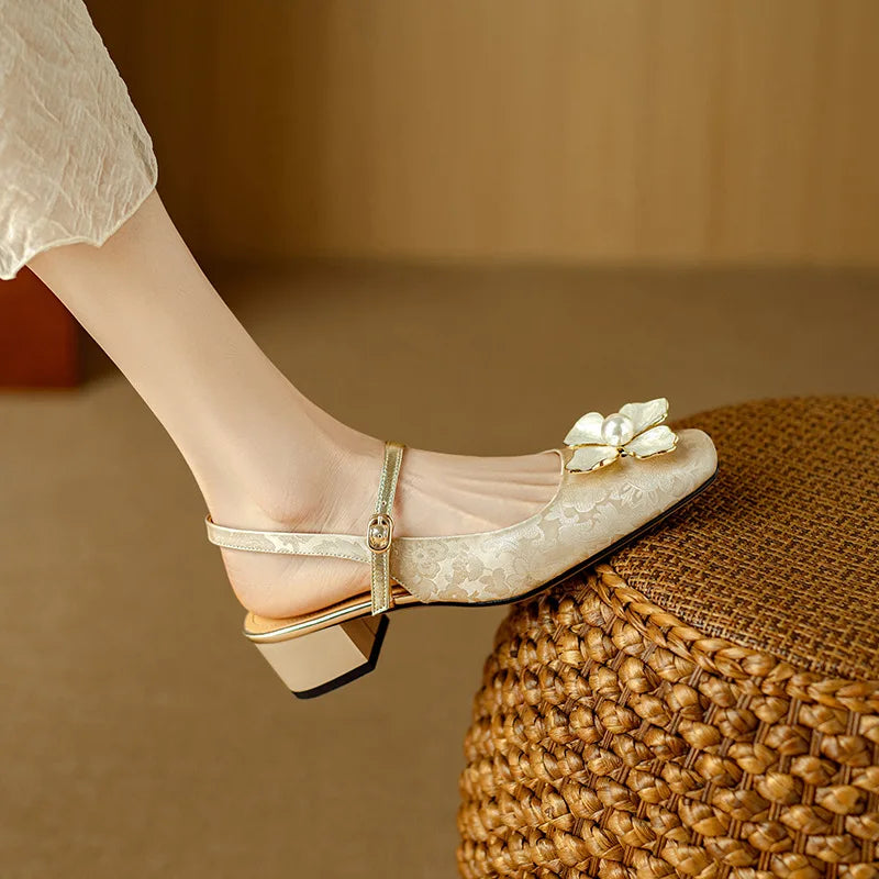 Retro Square Head Flower Buckle Strap New Women's Sandals 2025 Summer Baotou Slingback Med Heels Office & Career Shoes