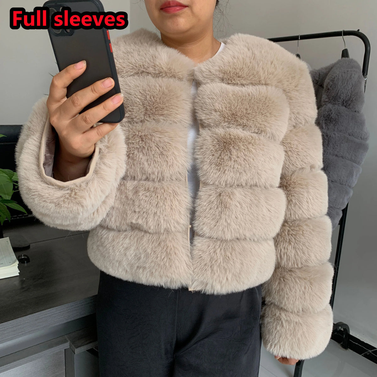 Velvet Hour - Faux-Fur Jacket - Colour After Dark