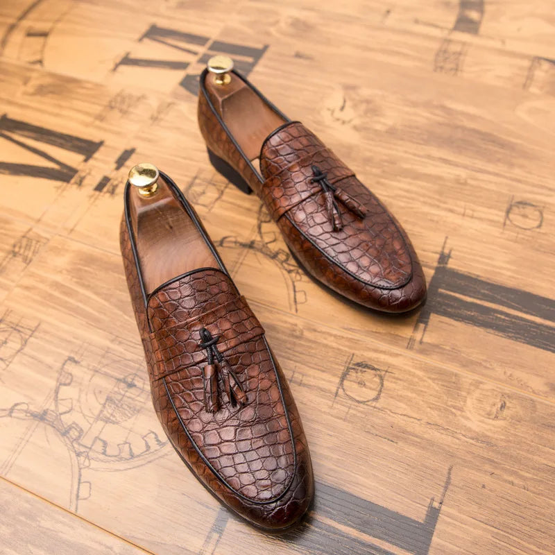 Men's Pointed Toe Slip-On Loafers - Soft PU Casual Moccasins EU 38-47