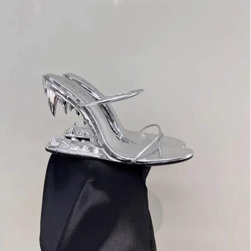 2026 Summer New Metal Tiger Teeth Single Shoes, High Heels, Fashion Show, Women's Wear, Size 44 Women's Sandals
