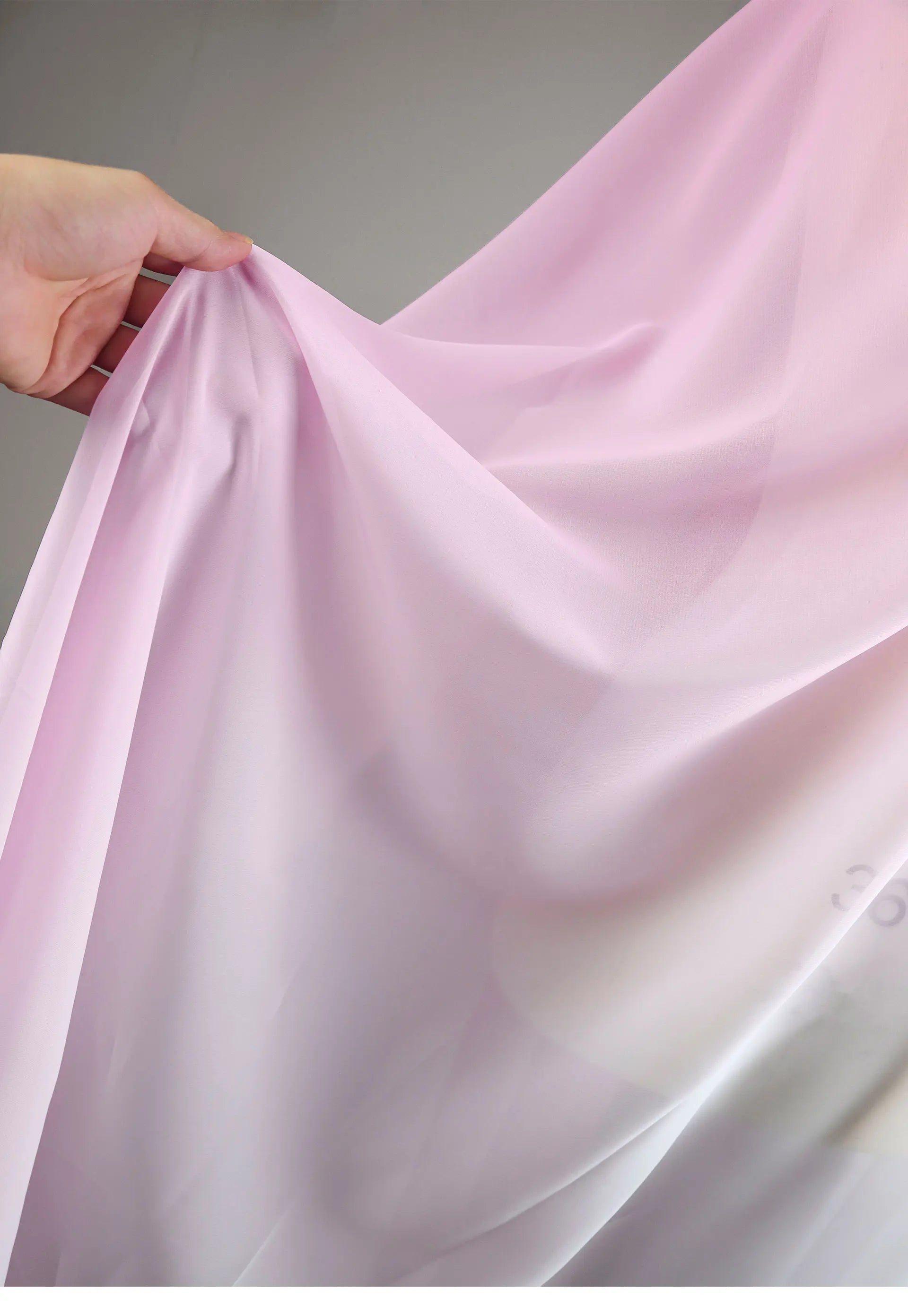 GRADIENT CHIFFON FABRIC - Semi-Sheer Polyester, 110g/m, 146cm Wide - Soft Light