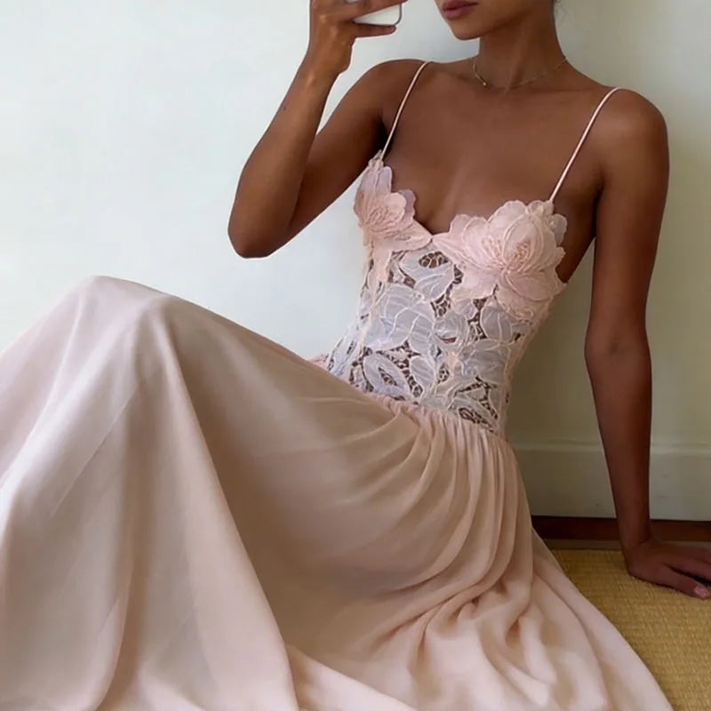 Elegant Pure Color Chiffon Dress Sexy Lace Spliced Mesh Pleated Evening Dress Fashion Hollow Out Sleeveless Halter Banquet Dress