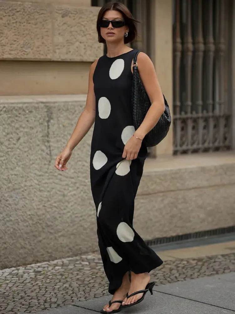 Women's Oversized Polka Dot Sleeveless Knit Maxi Dress – Editorial Style