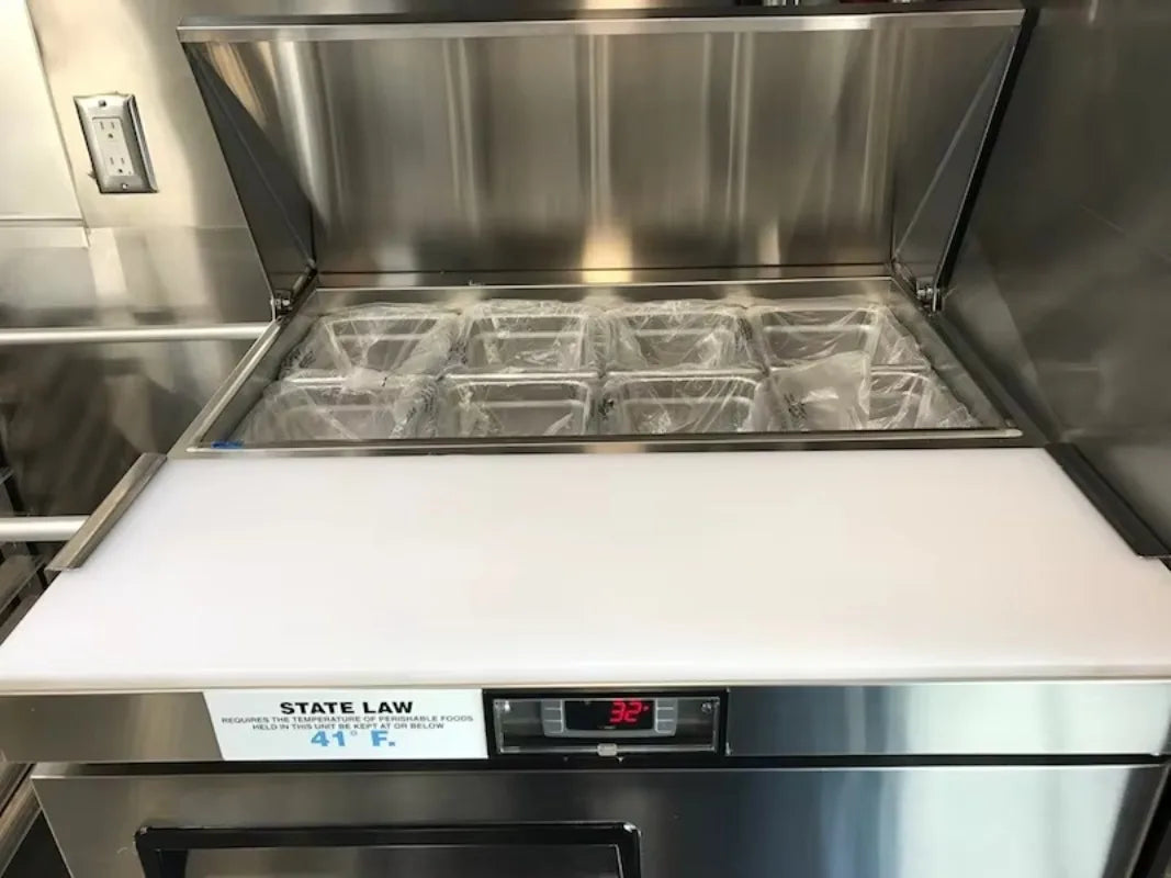 Mobile Food Truck – Smooth Wheels Flexible Moving Catering Trailer