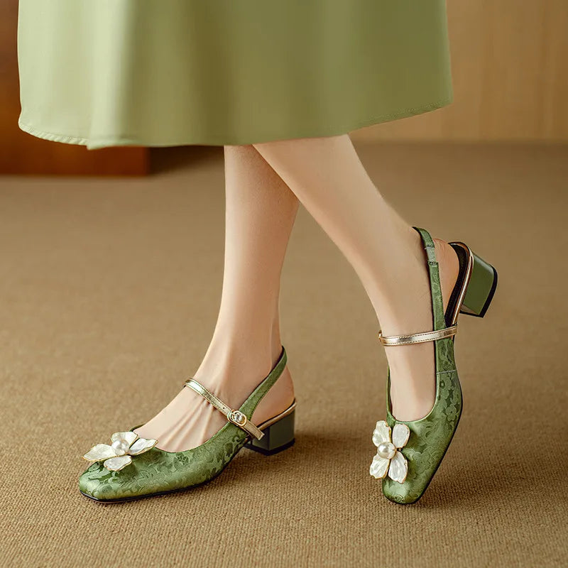 Retro Square Head Flower Buckle Strap New Women's Sandals 2025 Summer Baotou Slingback Med Heels Office & Career Shoes
