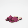Genuine Leather Slides – białe tło